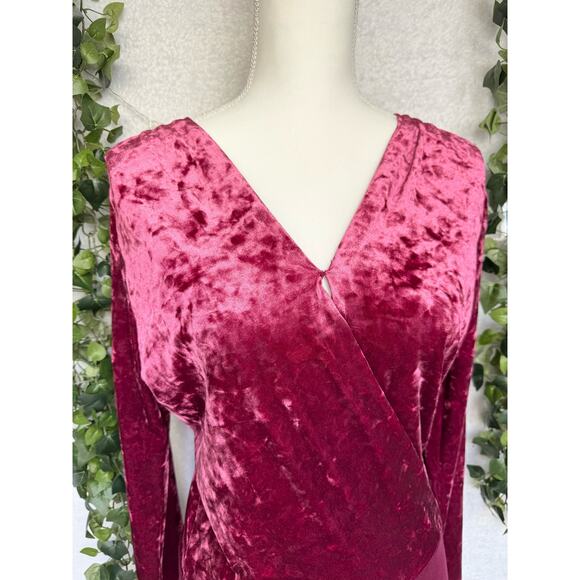 Altar'd State Maroon Sheer Back Long Sleeve Velour Bodysuit Blouse Large - Picture 6 of 10